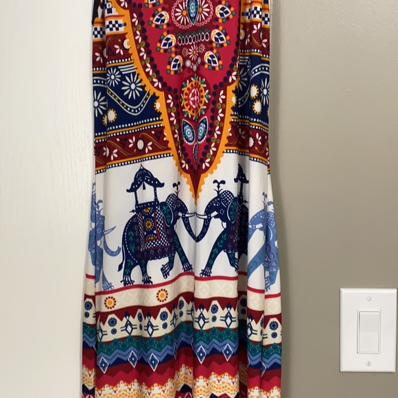 Beautiful dress - Picture 4 of 6